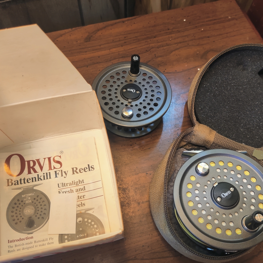Orvis Battenkill Fly Reel in Gray